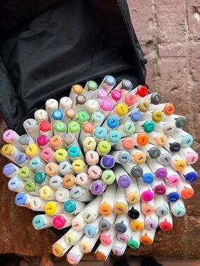 Caliart alcohol markers 121 pieces fine and chisel tip